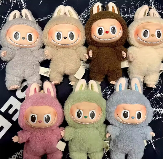 Labubu – pliušinis pakabukas (staigmenos dežutė iš “Big Into Energy” serijos) 