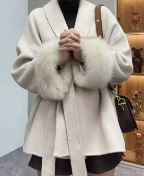 Universalus Moteriškas Paltas Su Kailiukų