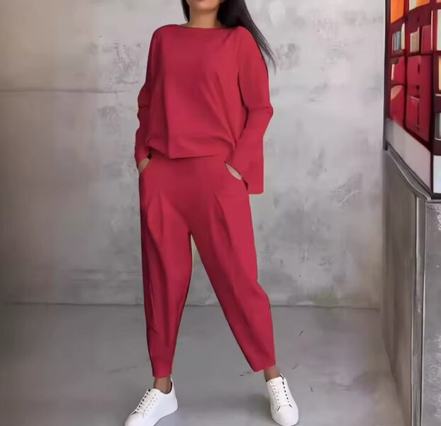 Universalus Moteriškas Aprangos Komplektas